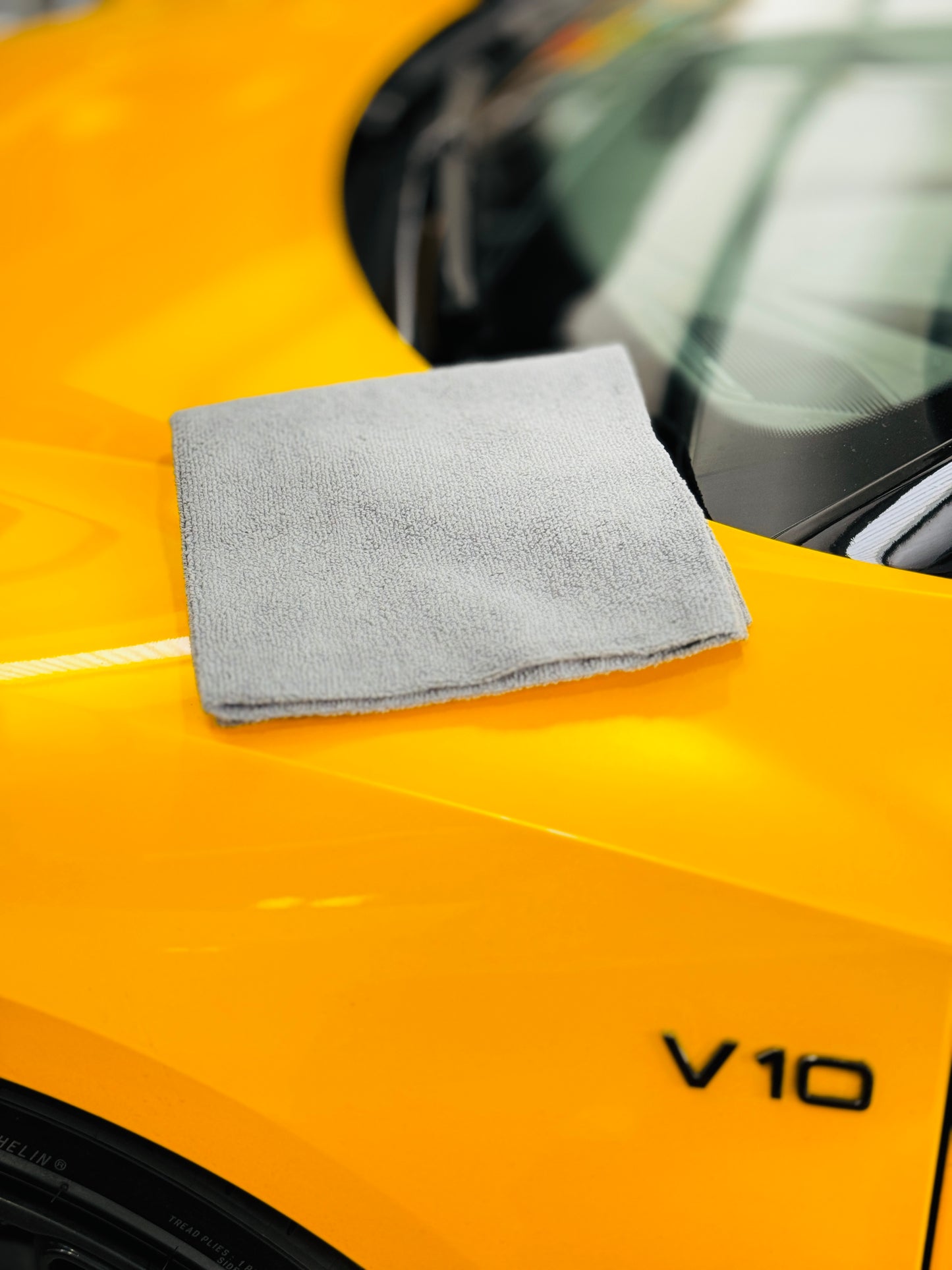 NEXO'S MICROFIBER EDGELESS GARAGE TOWEL